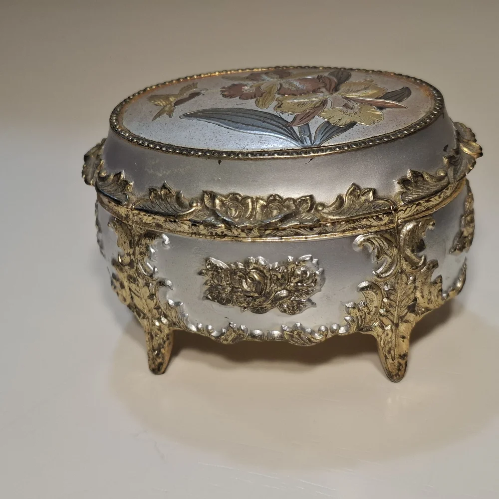 🕊Vintage Gold & Silver Hummingbird Flower Etched Footed Jewelry Trinket Box